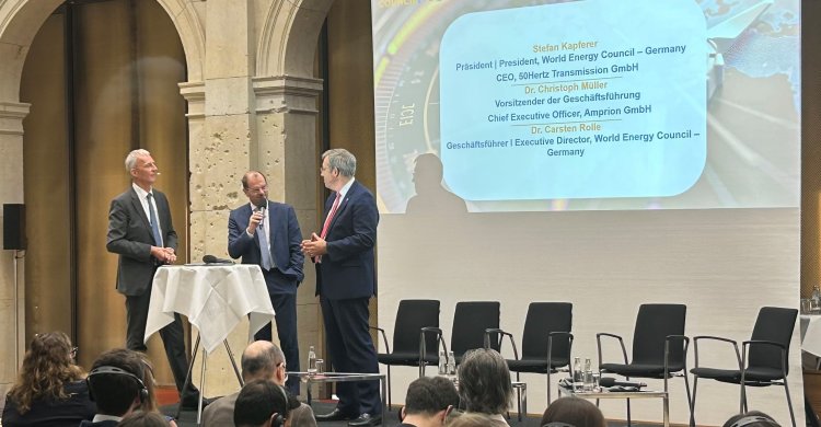 Spatenstich für größten EVM-Windpark